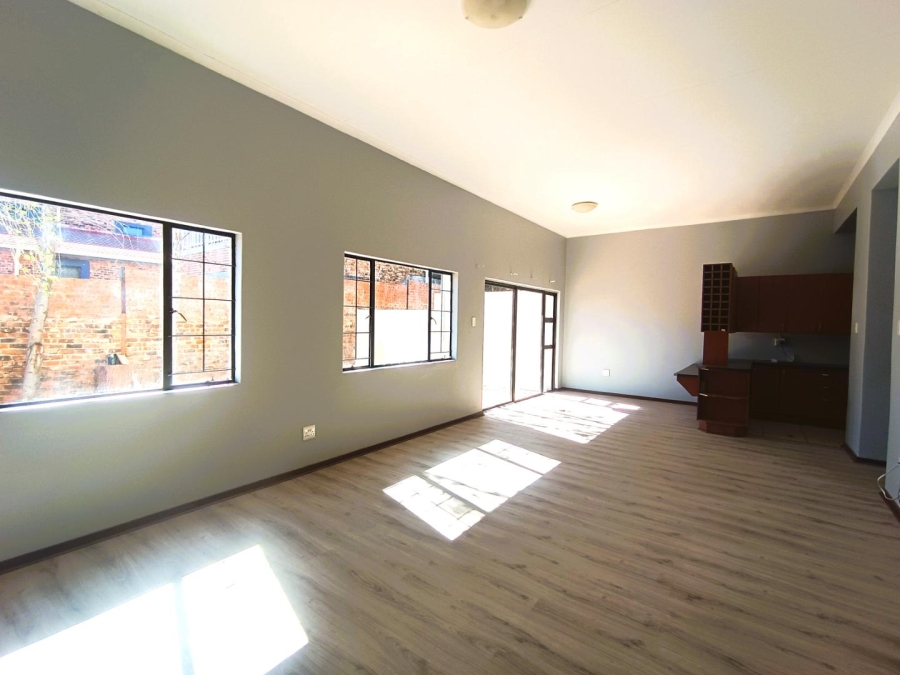 4 Bedroom Property for Sale in Langenhovenpark Free State